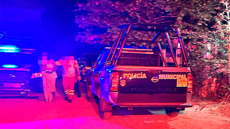 En Lázaro Cárdenas, Michoacán: Celoso marido balea a individuo que platicaba con su esposa 