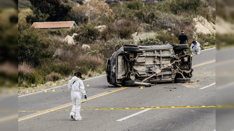 Persiguen y matan a madre y hermano de exjefe del crimen, en la carretera Tecate - Mexicali, Baja California 