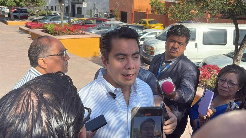Empresas que dejan colgados cables en postes son sancionadas en Querétaro: Felifer Macías 