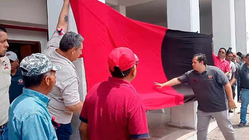 Estalla huelga en Ayuntamiento de Lázaro Cárdenas, Michoacán; sindicato no llega acuerdos  