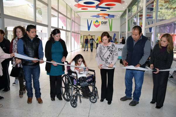 Inauguran exposición de artista con discapacidad en el CREE Morelia  - Foto 4 