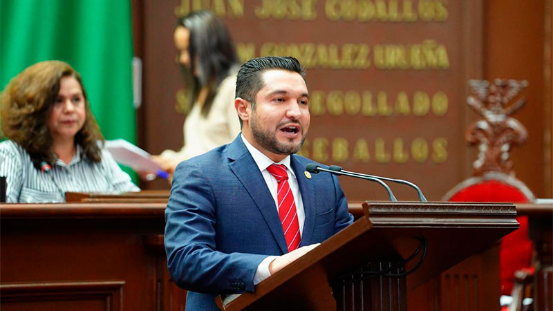 Helder Valencia plantea para Michoacán la no reelección consecutiva y combatir nepotismo 