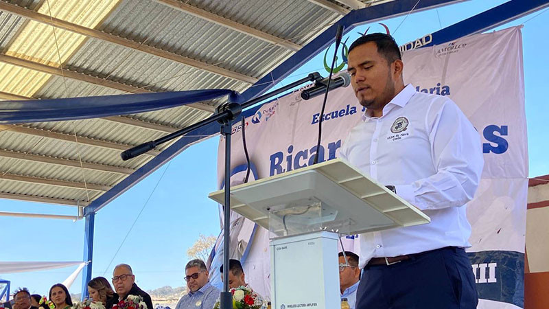 Entregan edificio educativo en Amealco de Bonfil, Querétaro 