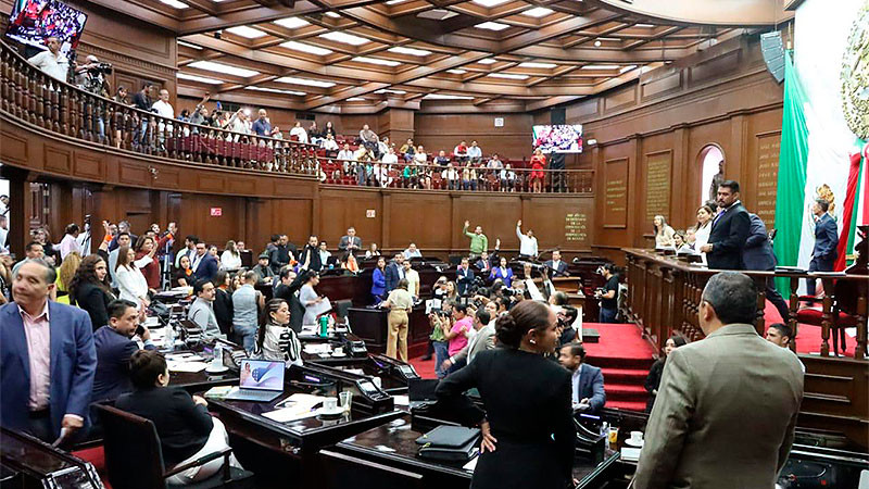 A comisiones la iniciativa para el reconocimiento de término gobernadora en Constitución de Michoacán 