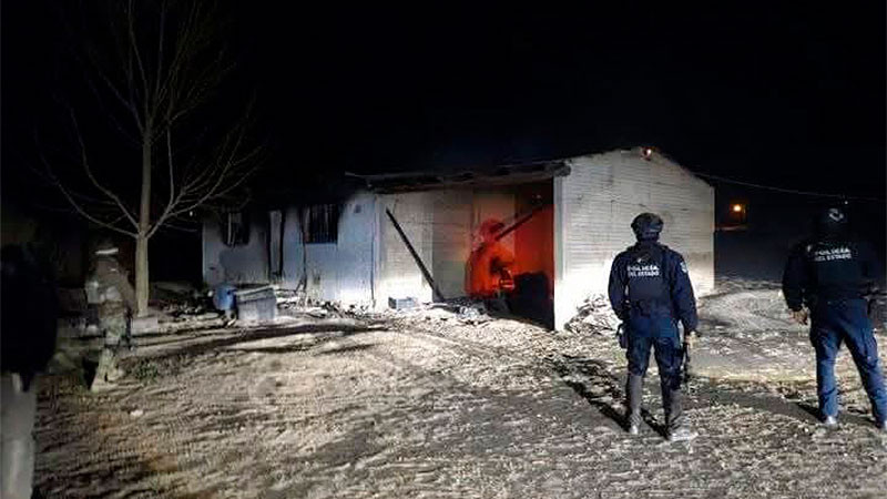  Incendia grupo criminal cuatro casas en Chihuahua 
