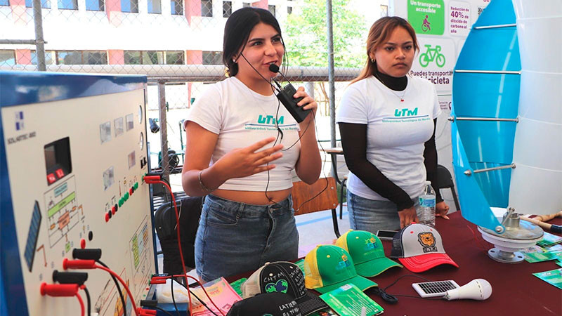 Estudiantes de la UTM conocen más sobre energías renovables y electromovilidad 