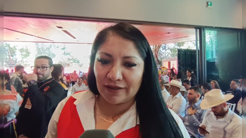 Michoacán: Alcaldesa de Coalcomán dice que señalamientos irresponsables en su contra ponen en riesgo su vida 