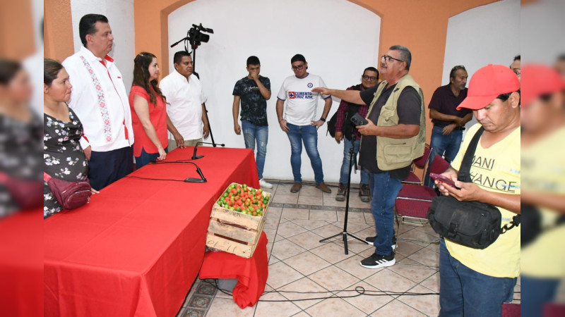 Invita Memo Valencia a Claudia Sheinbaum a visitar Apatzingán 