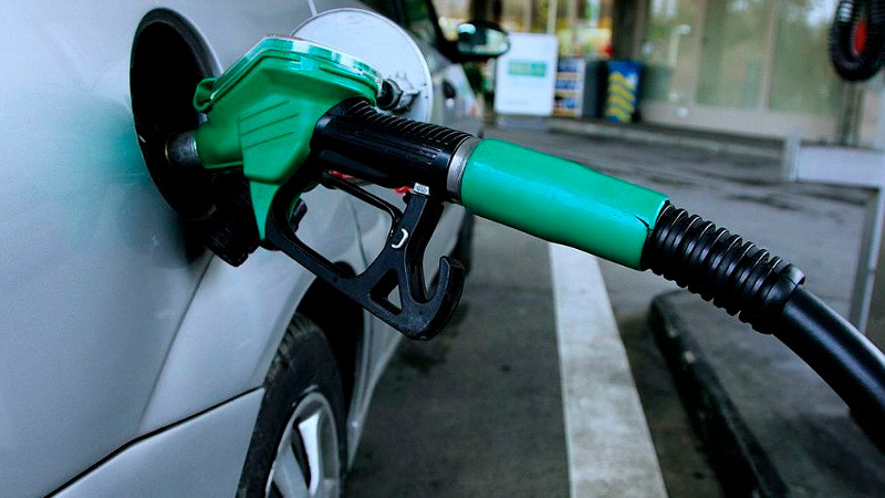 Precio promedio de litro de gasolina bajó 2% desde inicio de estrategia nacional: Profeco 