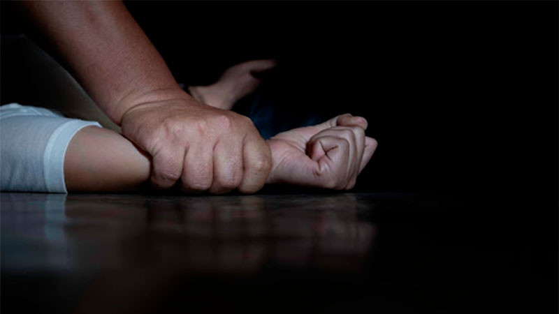 Abusan de una joven al menos 7 hombres durante una semana en la India 