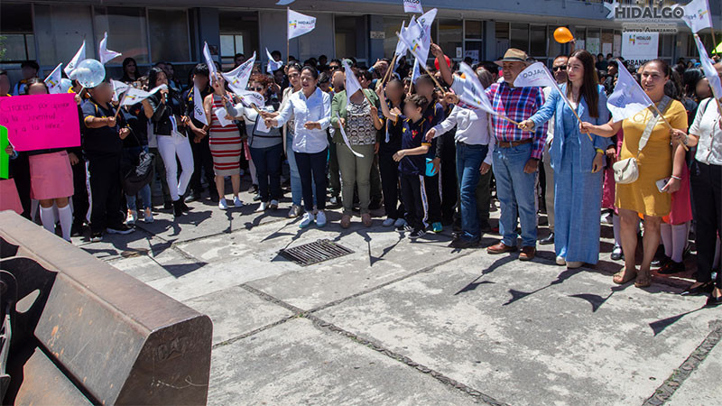 Da arranque Jeovana Alcántar a los trabajos de construcción de Techumbre en la Escuela Secundaria Federal No. 1 en Ciudad Hidalgo, Michoacán  