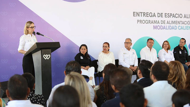 Inauguró Car Herrera nuevo espacio alimentario en Corregidora, Querétaro 