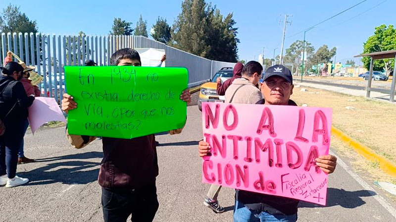 Ejidatarios denuncian que empresa ferrocarrilera intenta despojarles de terrenos, en Maravatío y Contepec, Michoacán   