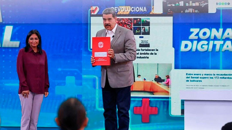 Firma Nicolás Maduro un decreto de emergencia económica para Venezuela 