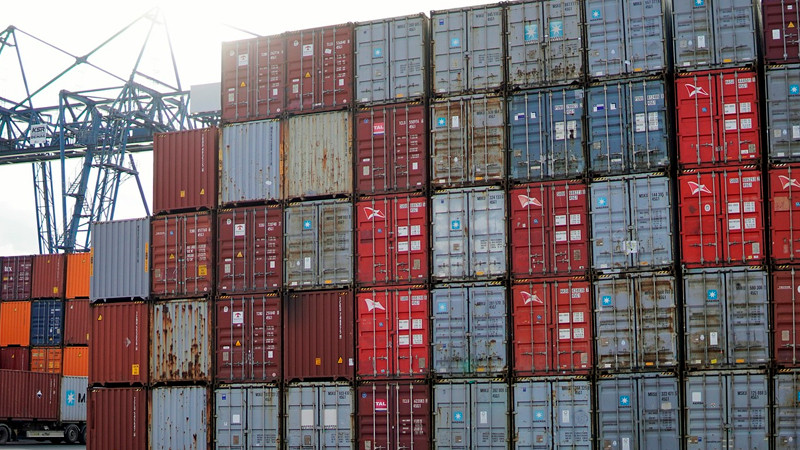 Sería "suicida" para otros países alinearse en comercio con China, advierte EEUU 