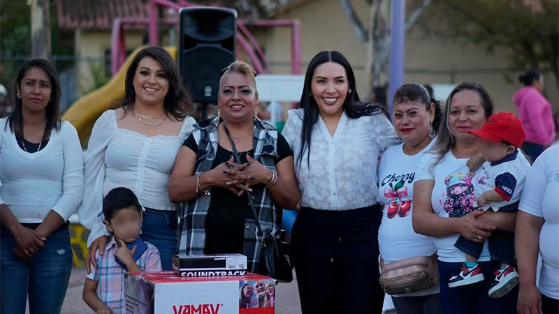 Adriana Campos se reúne con familias de Jacona y acuerdan trabajo conjunto para impulsar proyectos sociales  