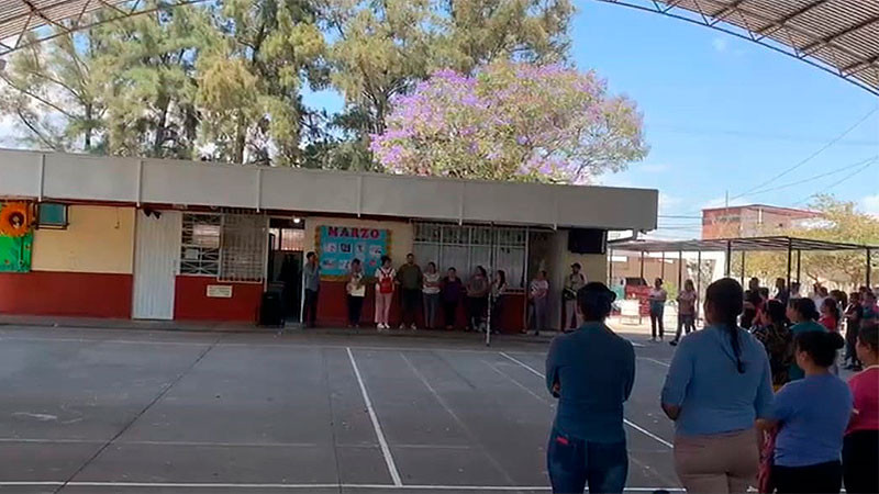 Alumnos de primaria en Uruapan, eran utilizados para entregar notas de extorsión a maestros 