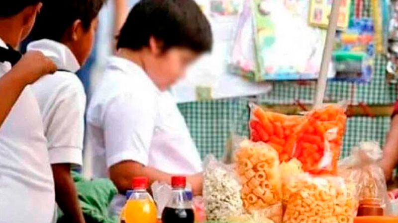 Desmiente SEP retiro de veto a comida chatarra; asegura que estrategia continúa 