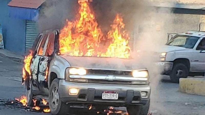Calcinan camioneta con dos cuerpos en su interior en Tarímbaro, Michoacán 