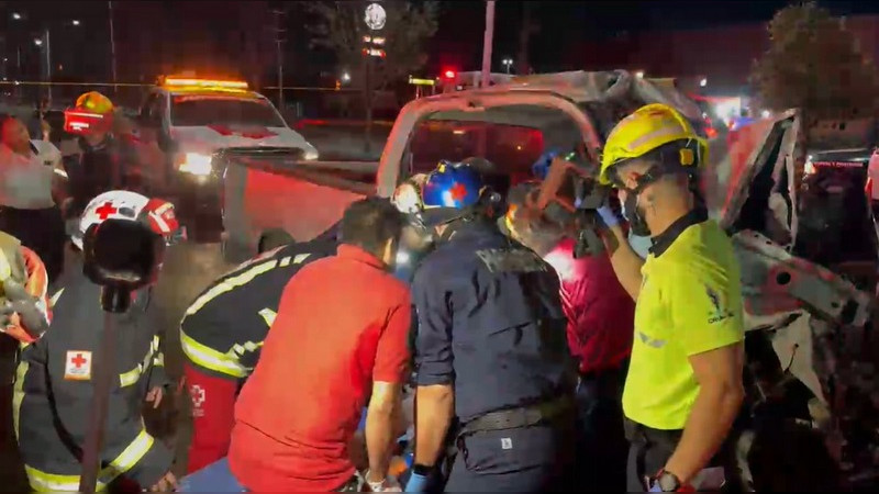 Accidente vial deja sin vida a padre de familia en Apodaca, Nuevo León; hijos quedan heridos 