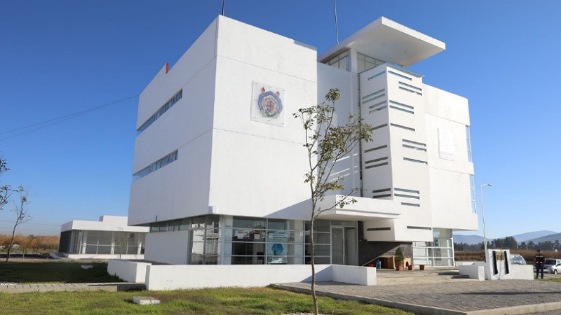 Hoy se realiza el pago retroactivo de aumento salarial 2025 a profesores de la UMSNH 