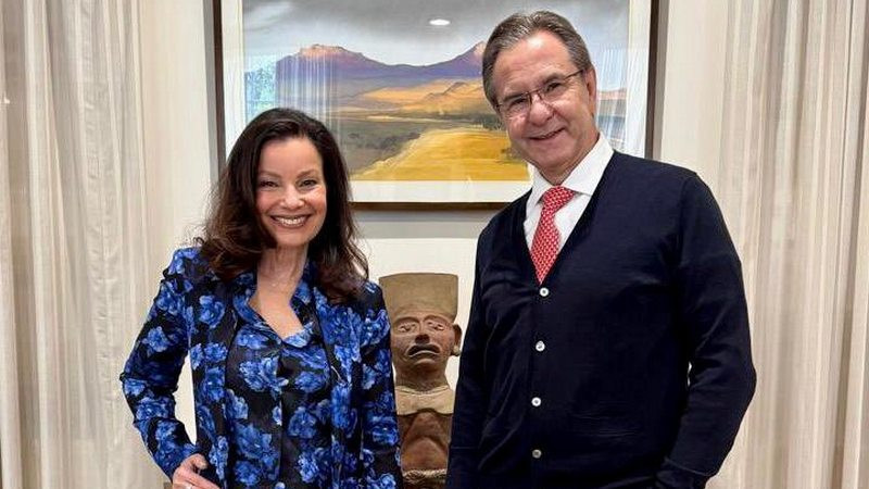 Actriz Fran Drescher admira a Claudia Sheinbaum y quiere reunirse con ella, afirma Esteban Moctezuma 