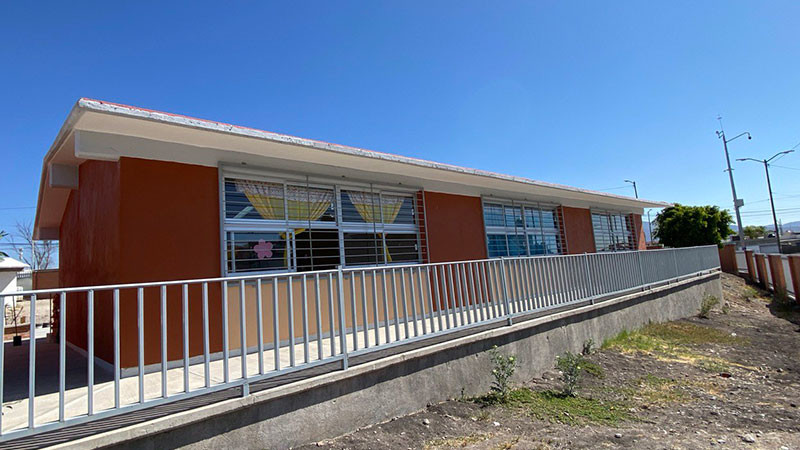 Titular del IFEQ encabeza entrega de aulas didácticas en Santa Rosa Jáuregui, Querétaro 