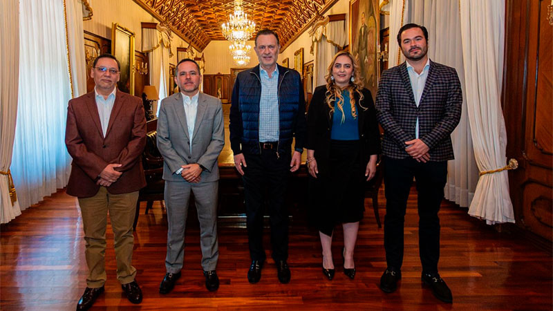 Se reúnen diputados de la 61 legislatura con el gobernador de Querétaro  