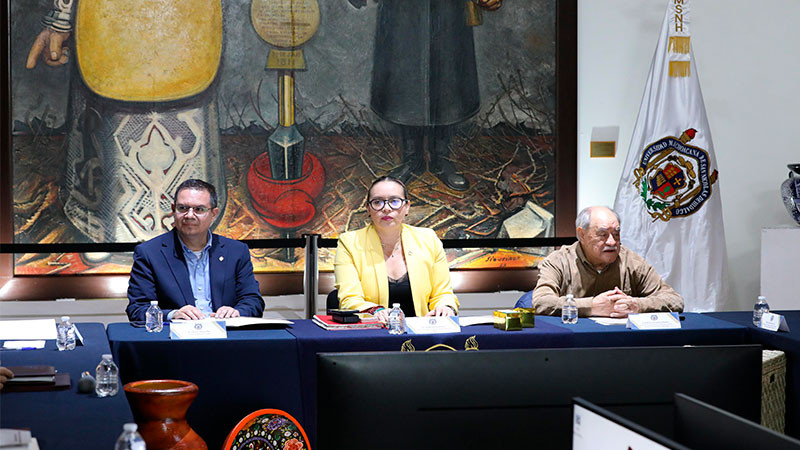 Trabajamos para que cada espacio de la UMSNH se transforme y actualice: Yarabí Ávila 