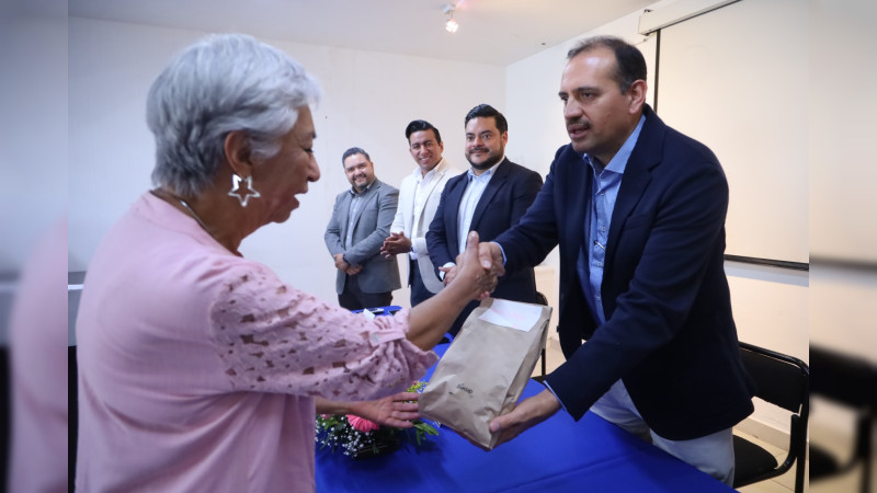 Sector salud entregó prótesis a mujeres sobrevivientes de cáncer de mama 