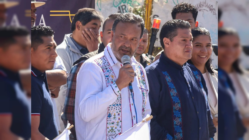 Julio Arreola da banderazo de arranque al Operativo de Seguridad de Semana Santa 2025 en Pátzcuaro 