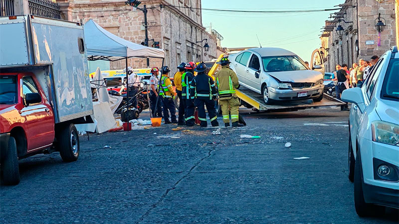 Atropellan a un hombre y una mujer en el Centro Histórico de Morelia, Michoacán 