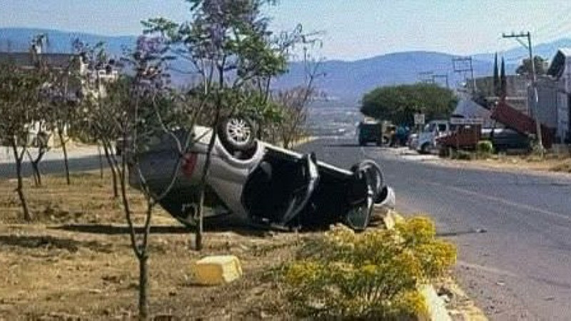 Se registra volcadura en la carretera a Chichimequillas en Querétaro  
