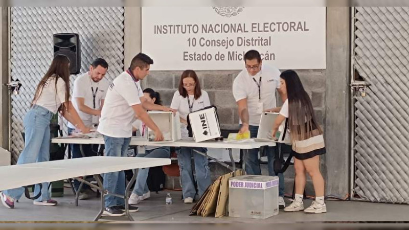 Mil solicitudes de observadores electorales son rechazas por el INE 