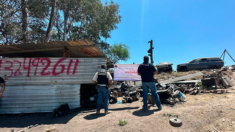 Aseguran un vehículo con reporte de robo en un deshuesadero de Charo, Michoacán 