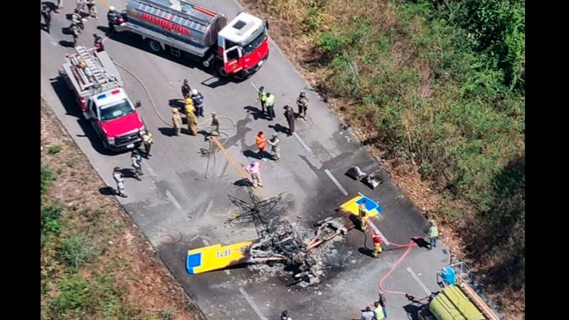 Por falla mecánica, aterriza de emergencia avioneta en Yucatán; no hay heridos 