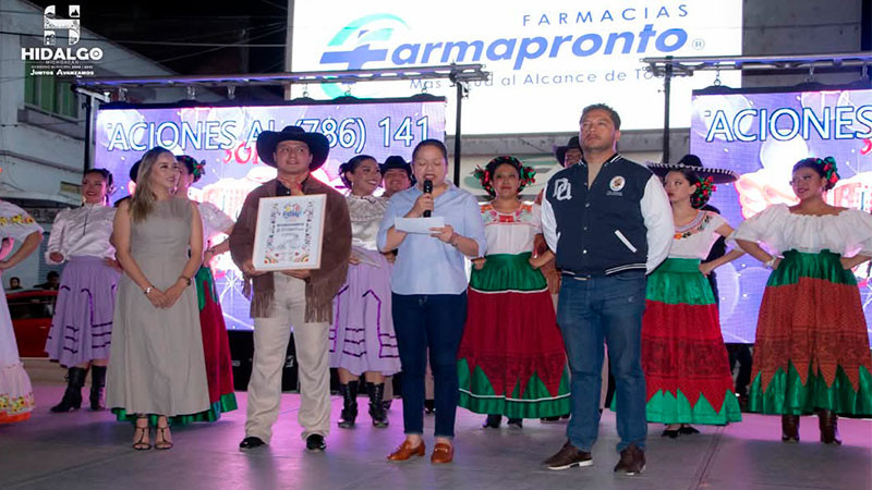 Clausura Jeovana Alcántar las actividades del Cuarto Festival Nacional de Danza Folclórica en Ciudad Hidalgo, Michoacán  