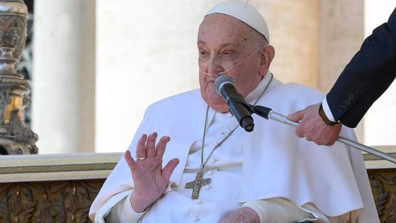 Papa Francisco delega a cardenales ritos de Semana Santa aunque escribe texto del Vía Crucis 