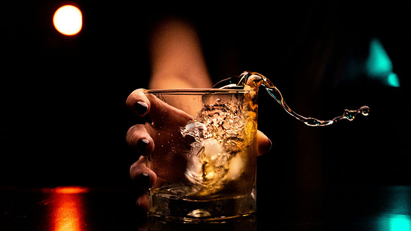 Segob Querétaro busca regular aplicaciones de venta de alcohol 