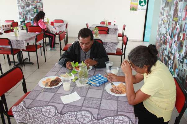Albergue Voluntariado del Hospital General Regional No. 1 de Charo brinda apoyo a más de mil familiares de pacientes al mes  