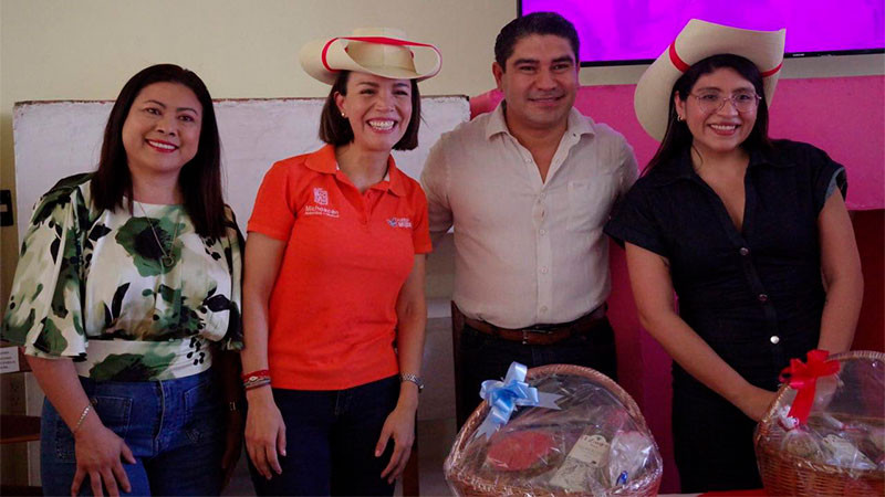 Huetamo, reafirma su compromiso con el empoderamiento femenino 