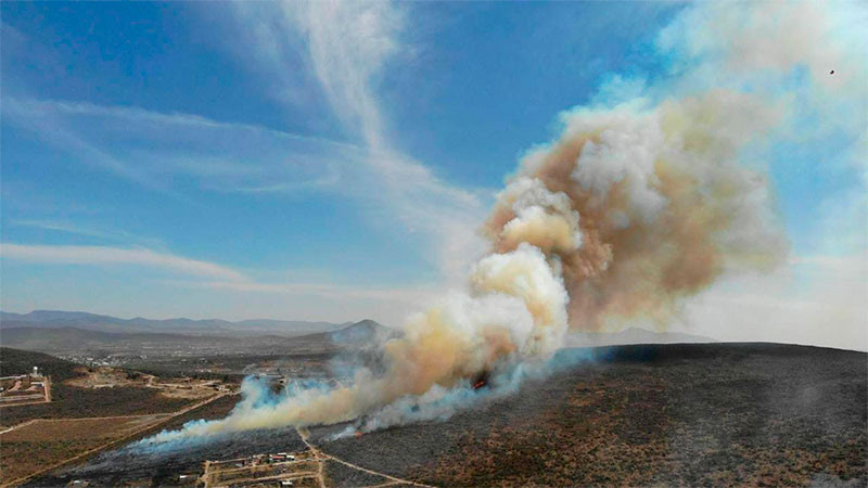 Incendio que inició en el Marqués, se extendió a los límites de los municipios de Querétaro y Huimilpan 