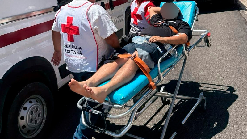 Volcadura de camión de transporte de personal deja al menos 7 heridos, en Nuevo León 