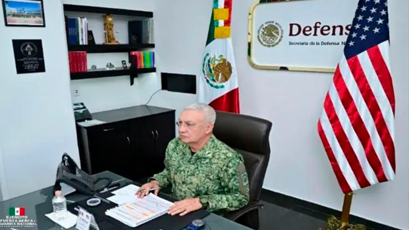 Ricardo Trevilla sostiene videollamada con el Comandante del Comando Norte de EU 