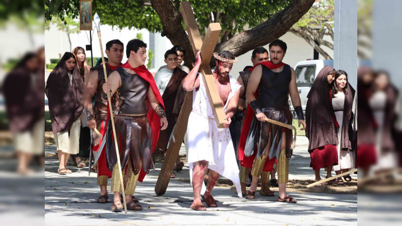 Reviven la Pasión y Muerte de Jesucristo con Viacrucis en la UAG