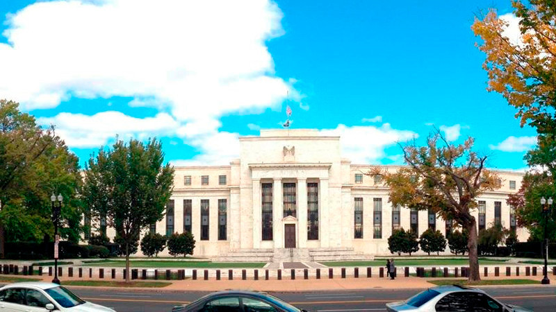 Trump pide despedir a jefe de la Fed por sus informes "desastrosos" y no bajar las tasas de interés  