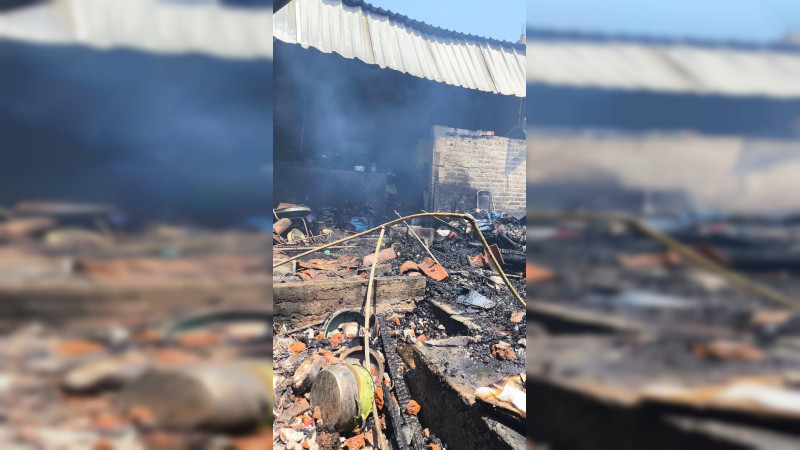 Muere hombre calcinado tras incendio en su vivienda en Purépero, Michoacán 