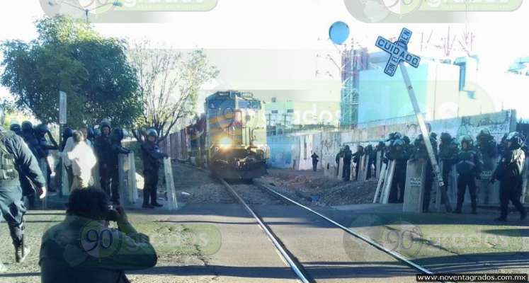 Detienen a 7 de la CNTE y normalistas, tras disturbios en Michoacán - Foto 0 