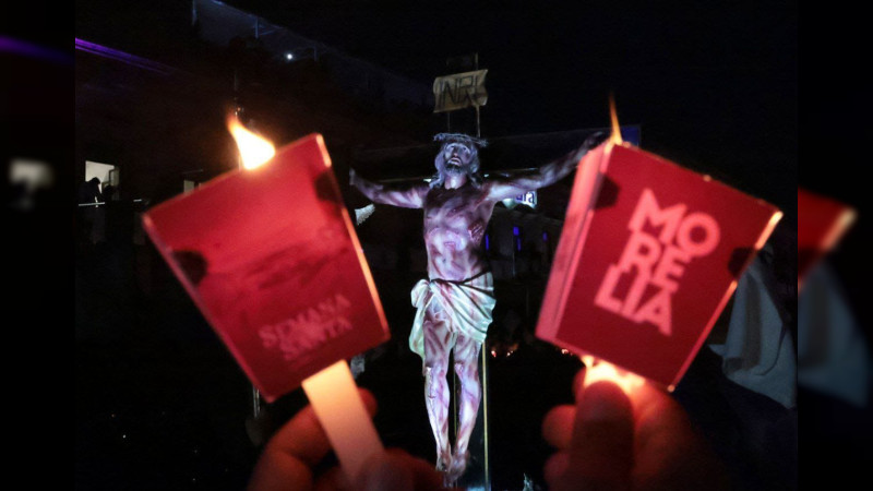 Cierra programa de Semana Santa con espectacular Procesión del Silencio