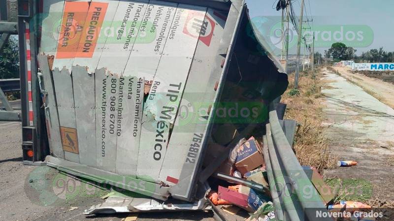 Vuelca tráiler en la autopista México- Querétaro y el libramiento Noreste  